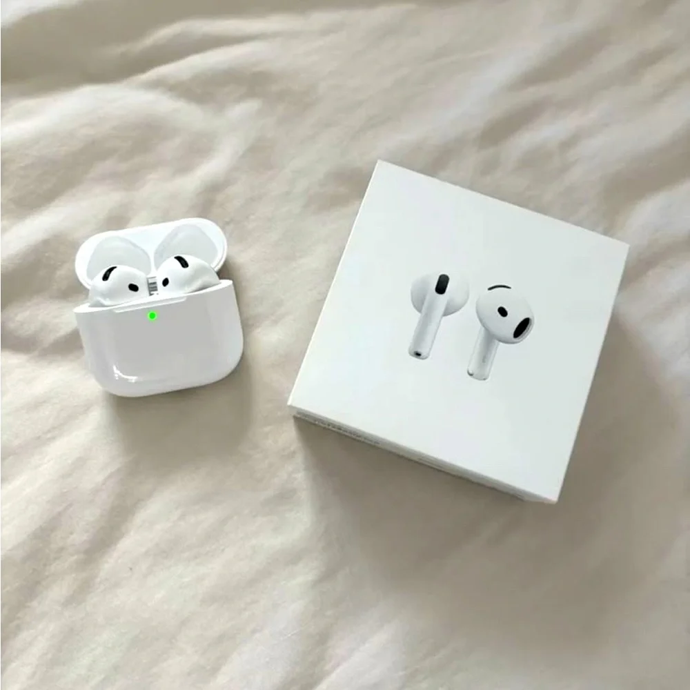 Apple AirPods with Charging Case
